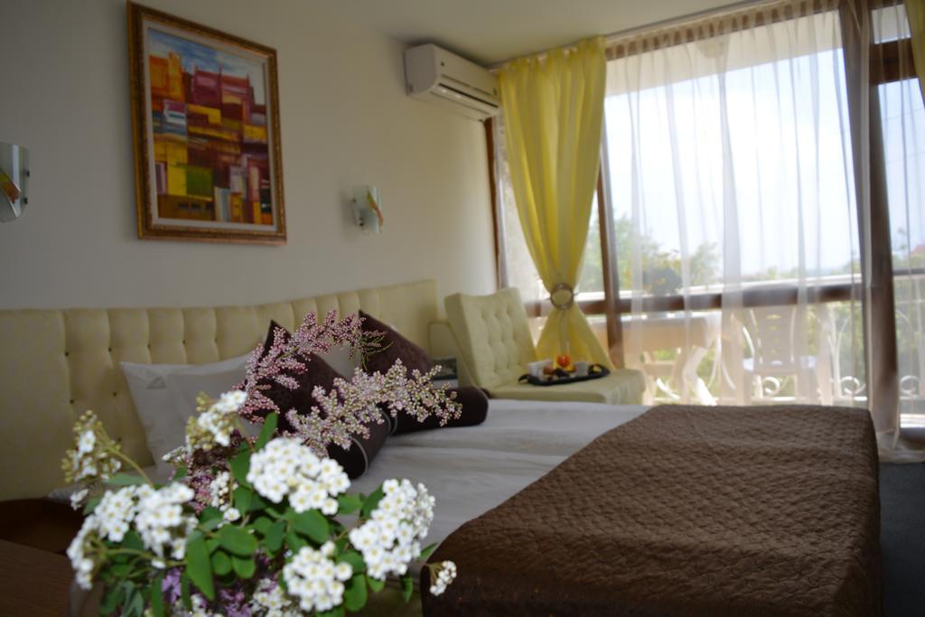 Sunshine Pearl Family Hotel Cavarna Exterior foto